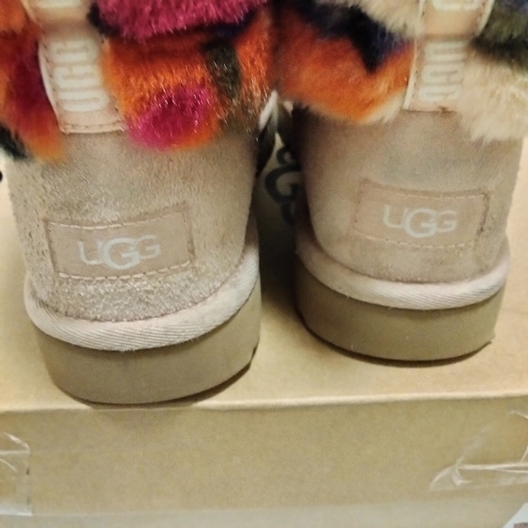 UGG Fluff Mini Quilted Motlee Boots (Size 8 Women's - Picture 9 of 11